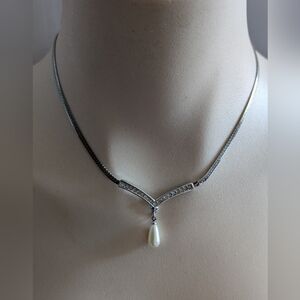 Vendome Vintage Faux Pearl &  Crystal V-neck Necklace Wedding Prom Office Formal